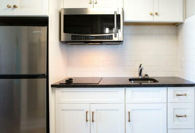 Family Suite, Bristol Plaza Resort Motel