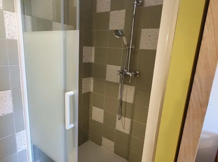 Standard Kolmen Hengen Huone, Domaine Les Bayles Chambres D Hôtes