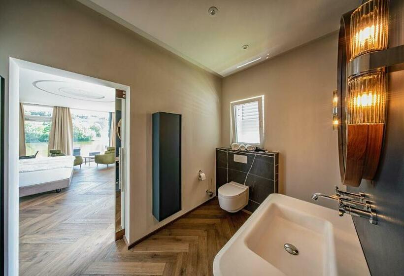 סוויטת ג'וניור נוף לאגם, Motelplushotel Biggeseefront