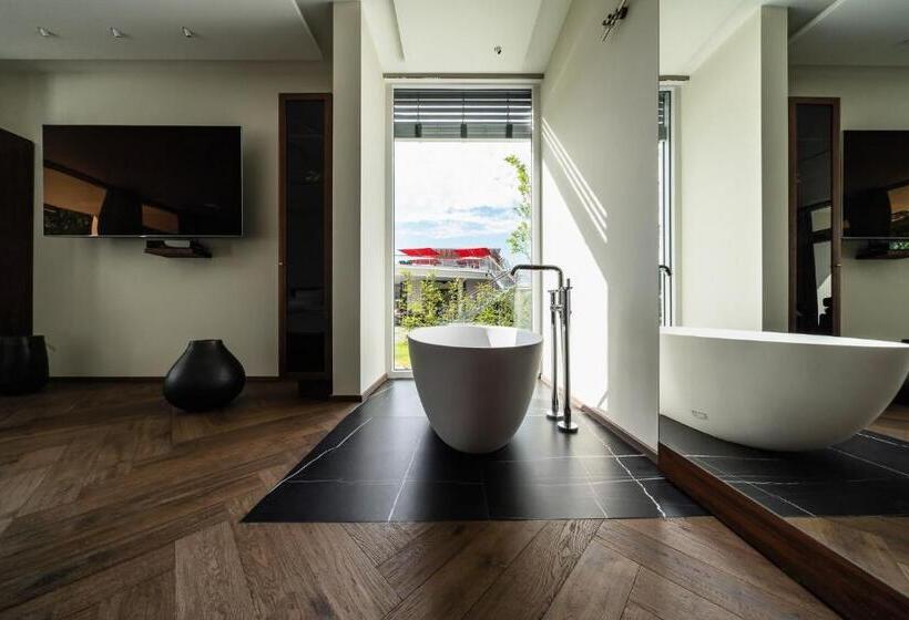 Полулюкс Вид на Озеро, Motelplushotel Biggeseefront