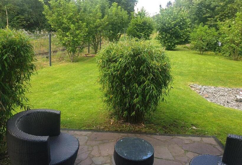 חדר סטנדרט נוף לגינה, Motelplushotel Biggeseefront