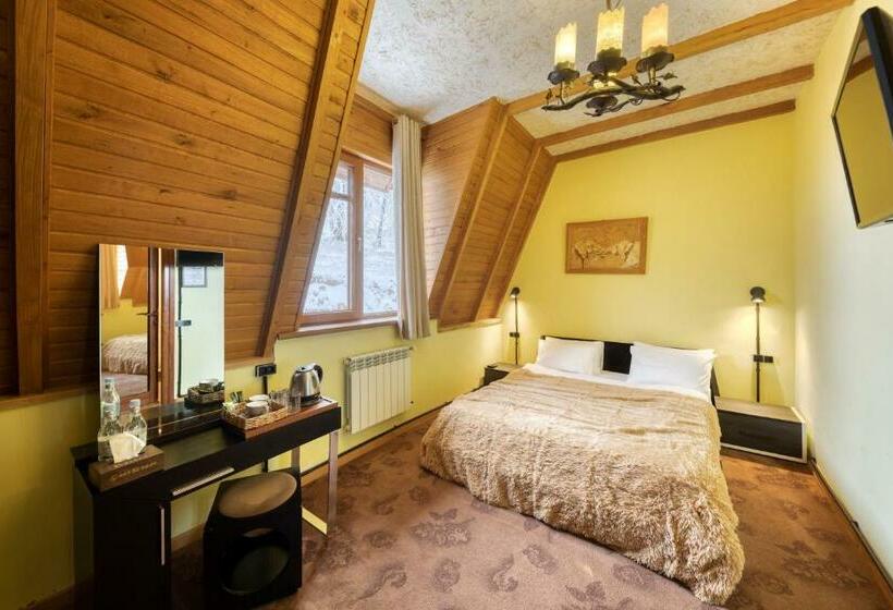 غرفة قياسية, Alpine Castle