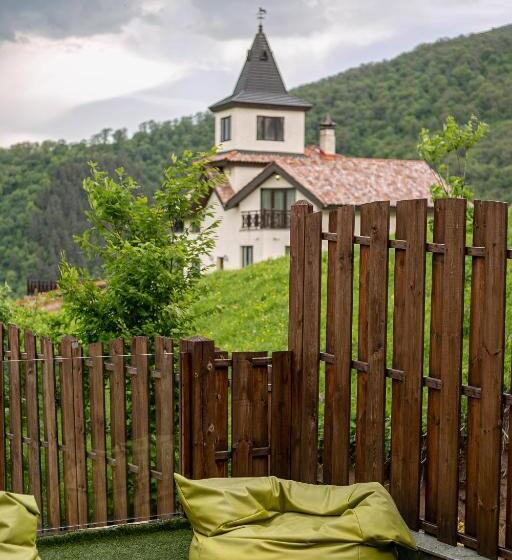 Люкс Вид на Горы, Alpine Castle