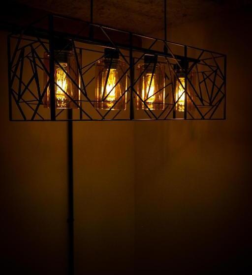 غرفة عائلية مطلّة علي الجبل, Alpine Castle