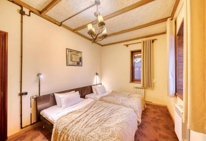 Family Suite, Alpine Castle