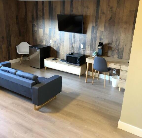 جناح جونيور, Camrose Le Chateau