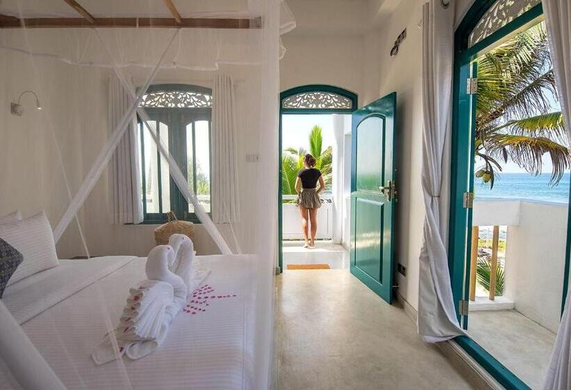 豪华海景房带阳台, Lighthouse Ahangama