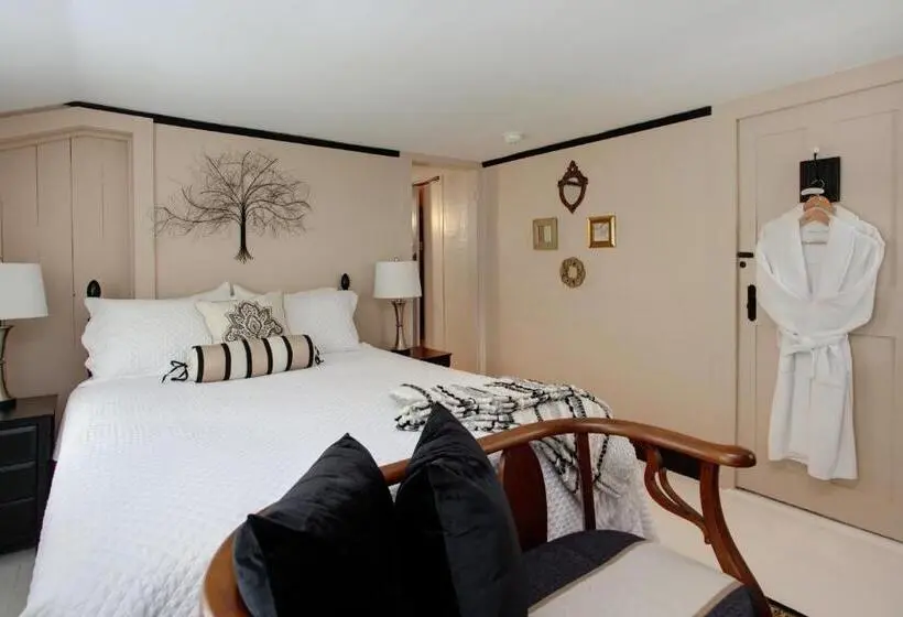 デラックスルーム, Inn On Main