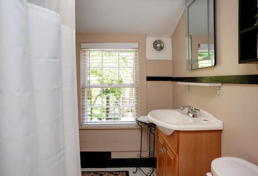 غرفة ديلوكس, Inn On Main