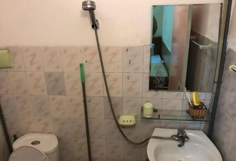 اتاق استاندارد سه نفره, V A Motel