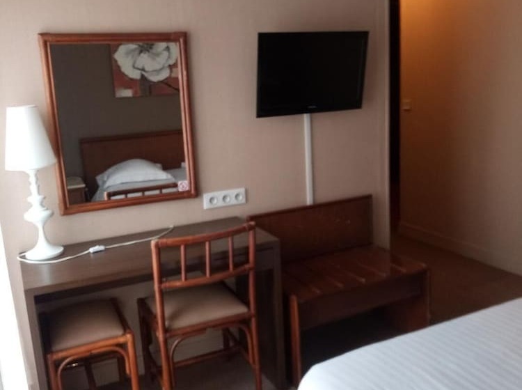 Номер Стандарт Трехместный, L Hostellerie De La Rivière