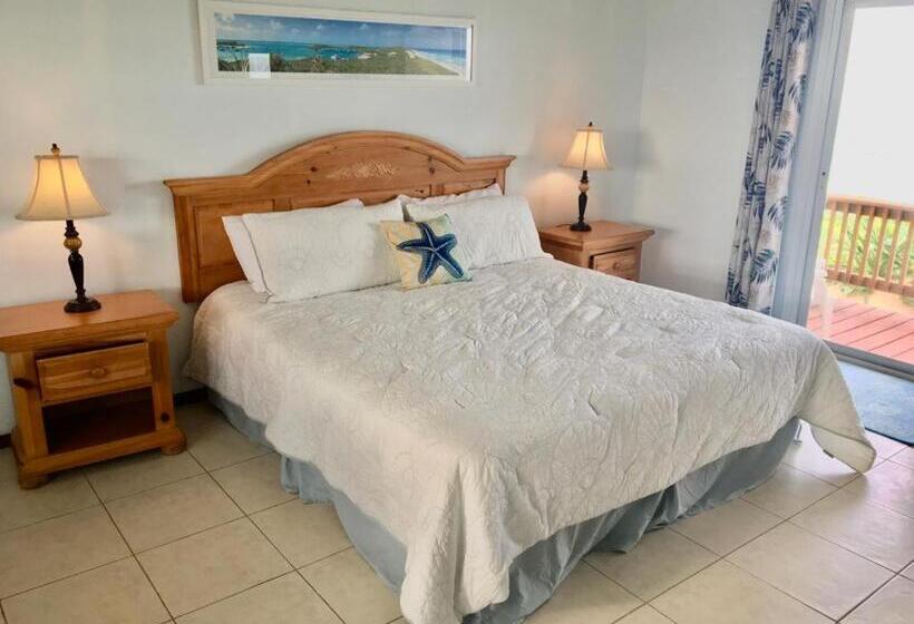 اتاق لوکس با بالکن و چشم‌انداز دریا, St Francis Resort