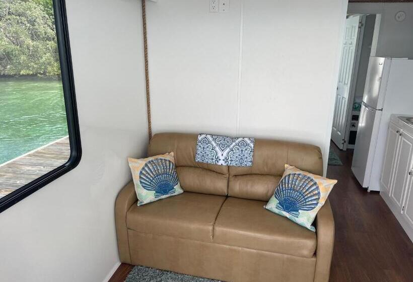 خانه 1 خوابه, St Francis Resort