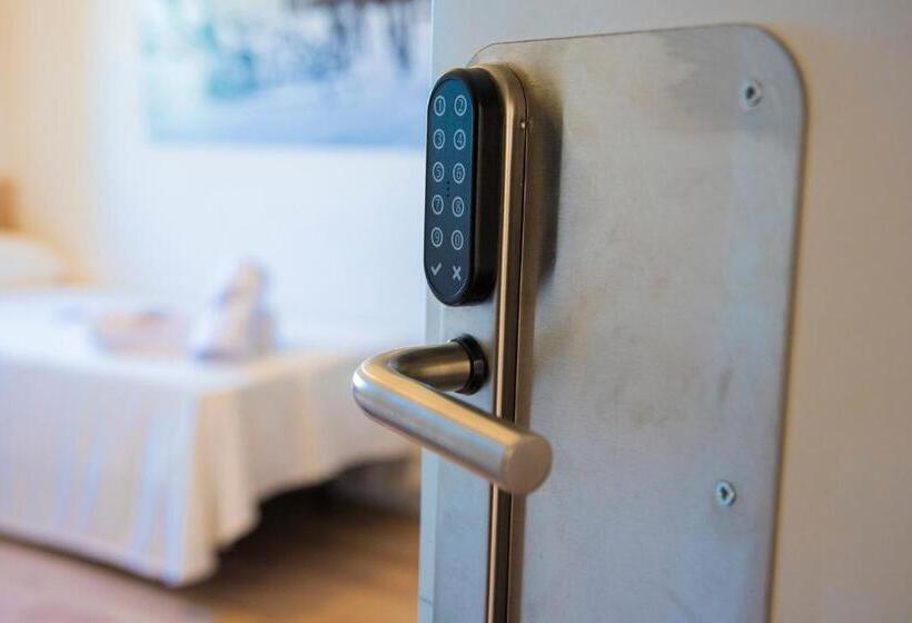 جناح مطلّ علي الجبل, Ciclolodge