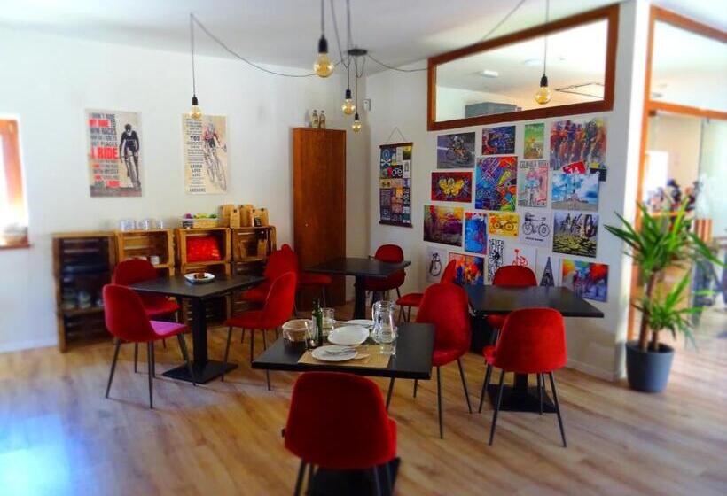 جناح مطلّ علي الجبل, Ciclolodge