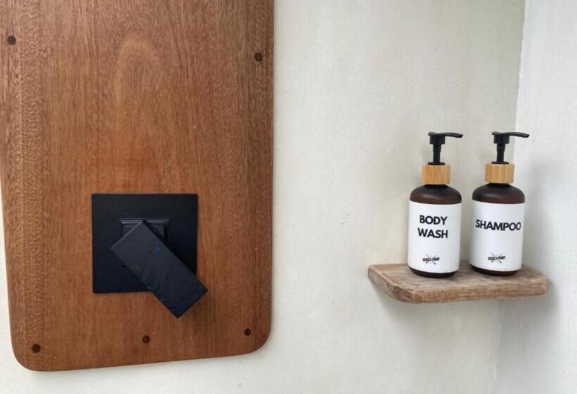 Chambre Supérieure, Rebels Point