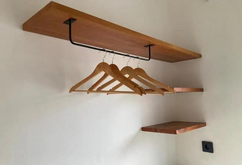 Habitació Superior, Rebels Point