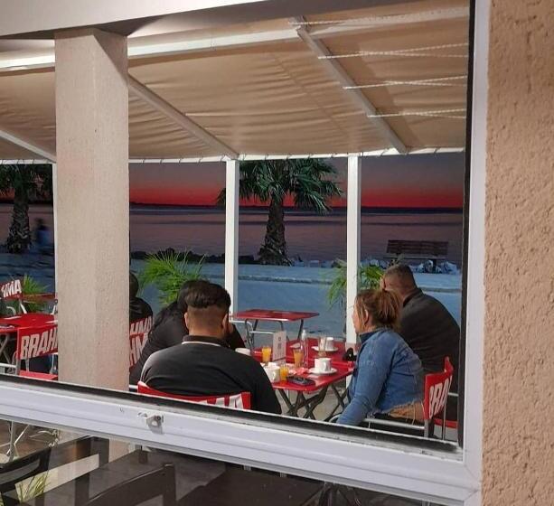 带1个卧室的带海景的公寓, Amanecer Petit