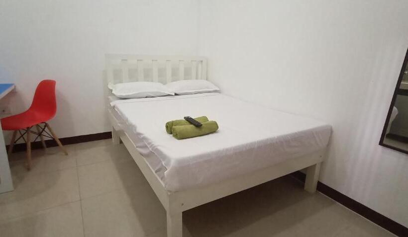デラックススタジオ, Clark Pad Inn, Angeles City