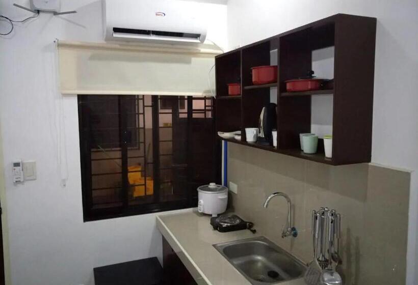 デラックススタジオ, Clark Pad Inn, Angeles City