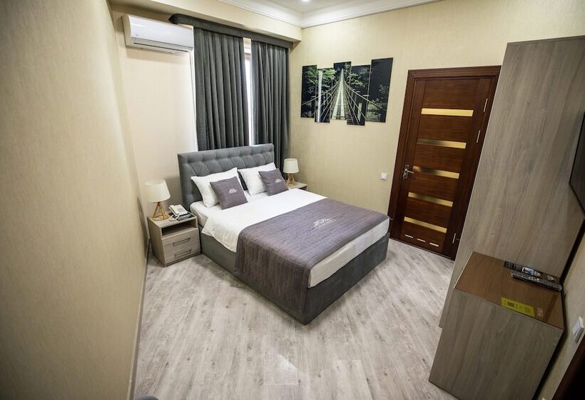 Habitació Estàndard, Leader