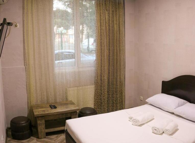 اتاق اکونومی, Venus