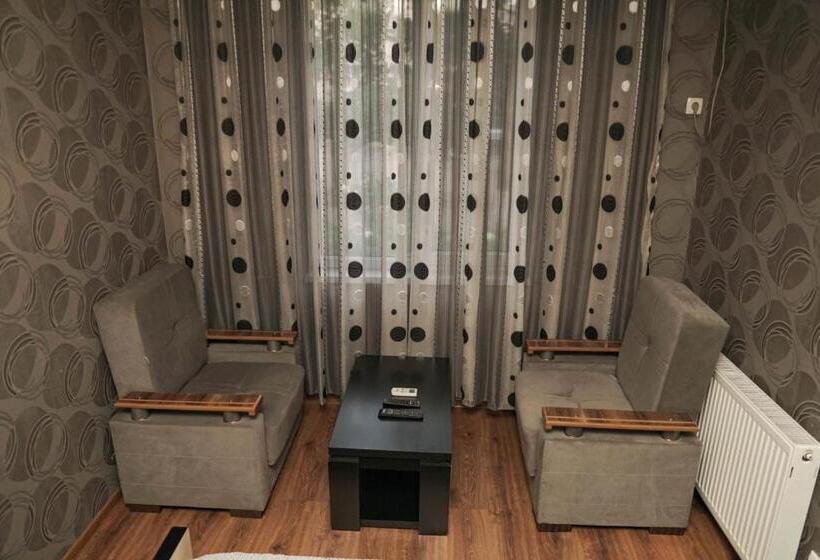 اتاق استاندارد سه نفره, Venus