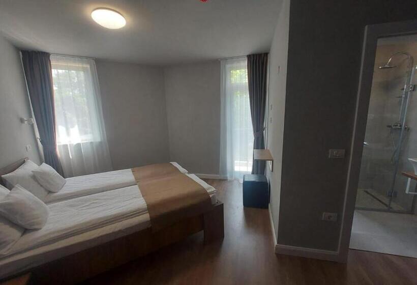 Номер Стандарт, Octogon