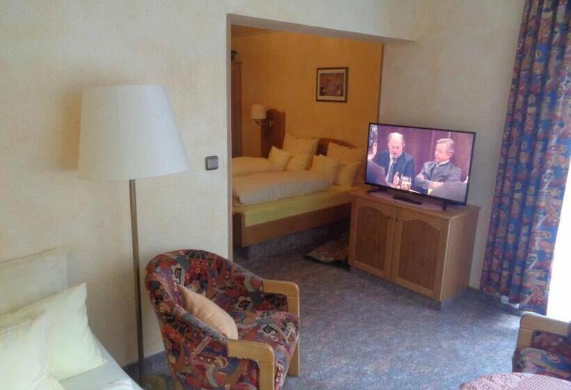 스탠다드 트리플 발코니 룸, Waldgasthof Lorchenmühle Ug