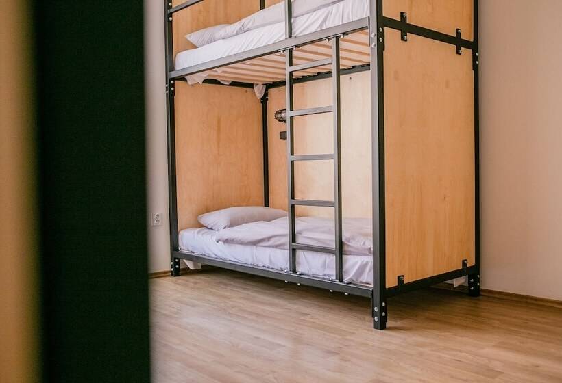 Łóżko we Wspólnym Pokoju, Schöndorf Hostel   Virtual Reception