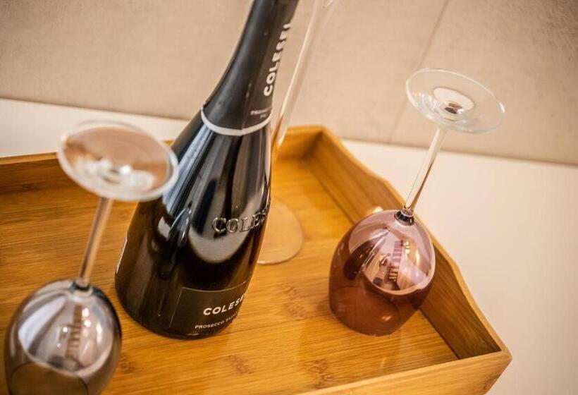 جناح مزود بجاكوزى, Maison Valentina