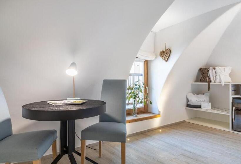 غرفة سوبيريور ثلاثية, Maison Valentina