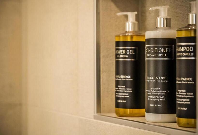 جناح مزود بجاكوزى, Maison Valentina