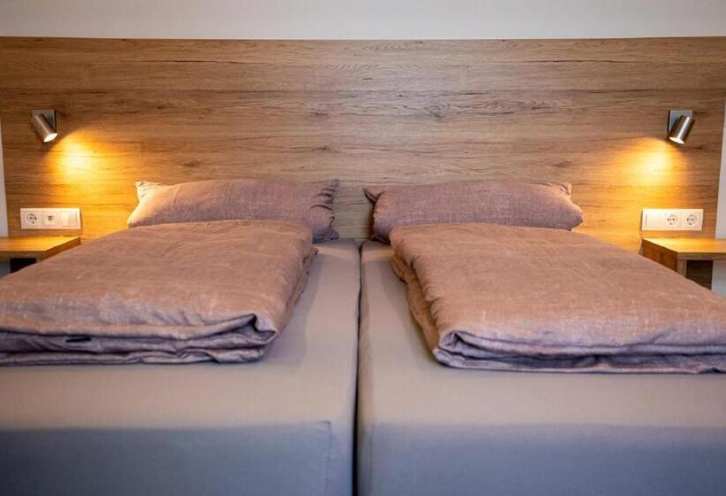 Habitació Estàndard, Gästezimmer Düll