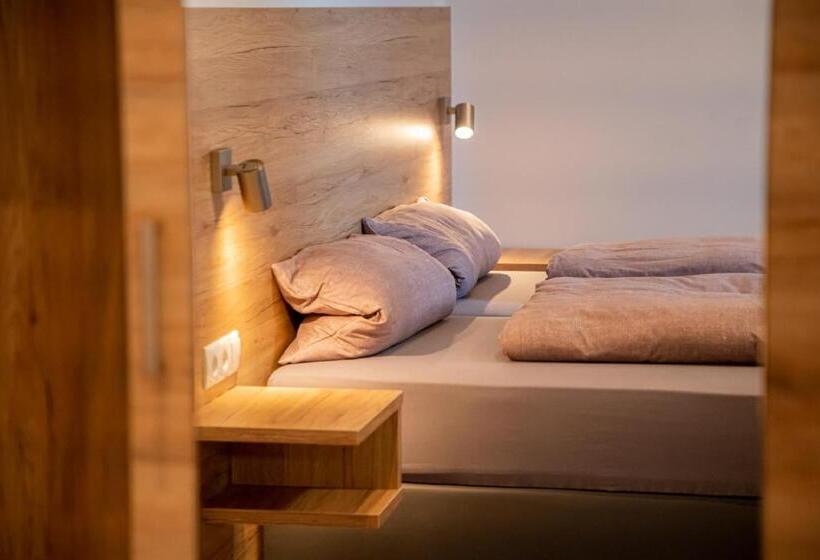 Habitació Estàndard, Gästezimmer Düll