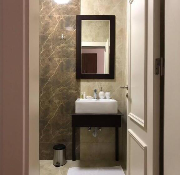 اتاق لوکس, Dardani