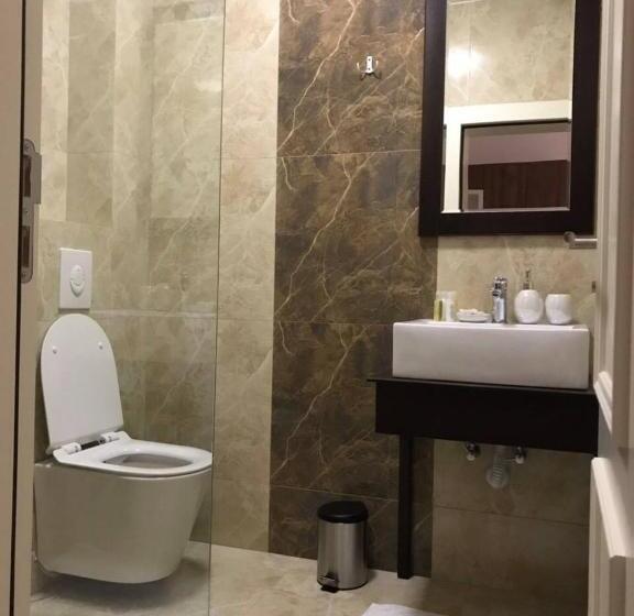 اتاق لوکس, Dardani