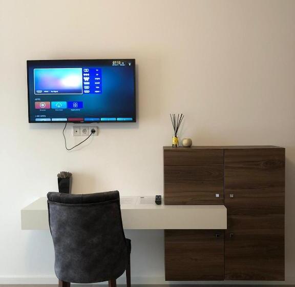 اتاق استاندارد سه نفره, Dardani