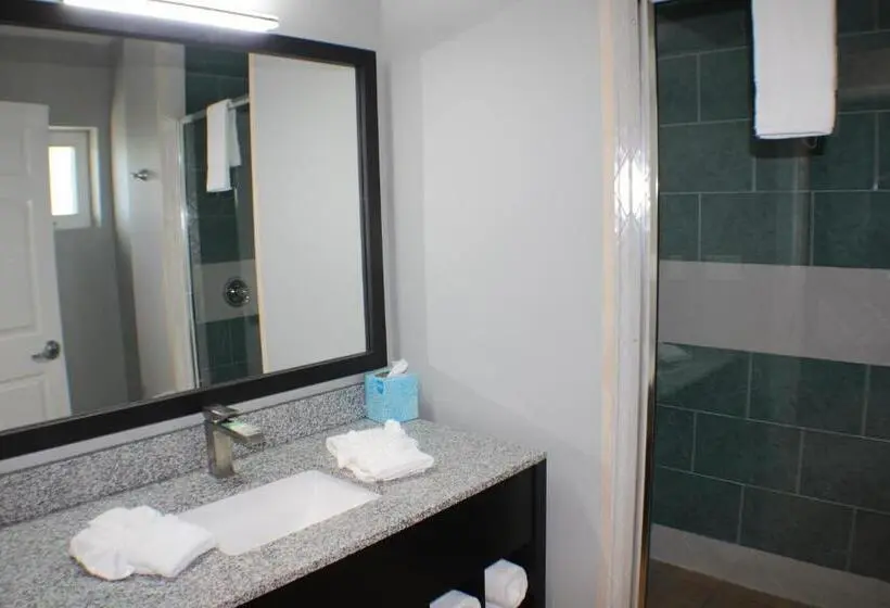 استودیوی لوکس, The All New Grace Bay Suites