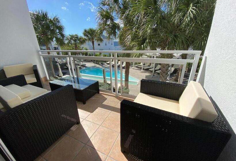 اتاق لوکس خانوادگی, The All New Grace Bay Suites