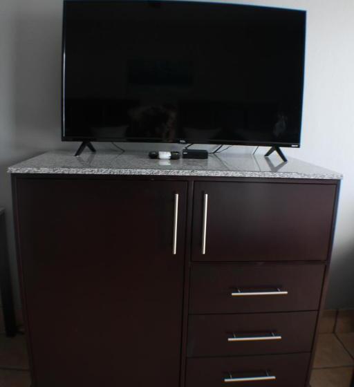 اتاق لوکس خانوادگی, The All New Grace Bay Suites