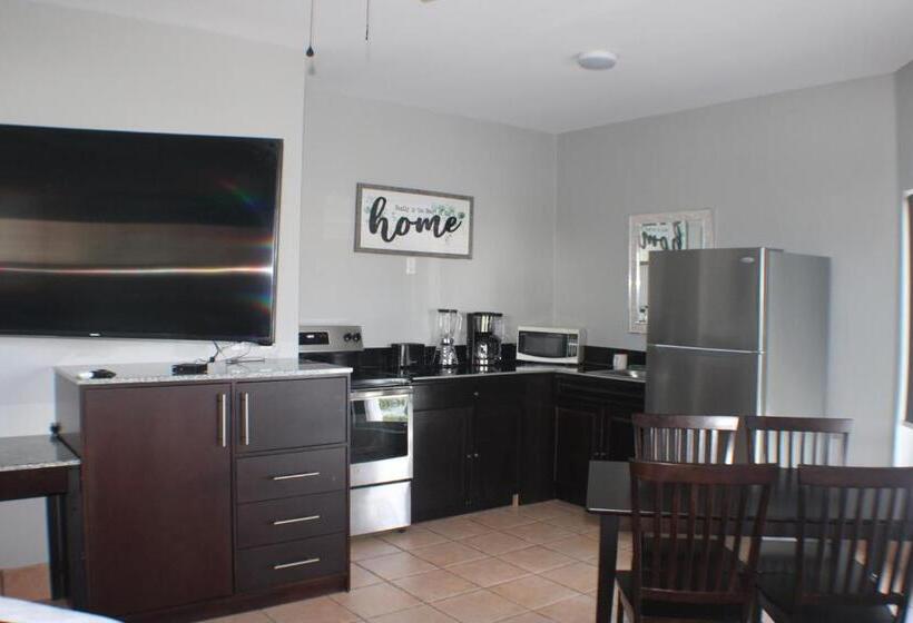 سوییت لوکس, The All New Grace Bay Suites