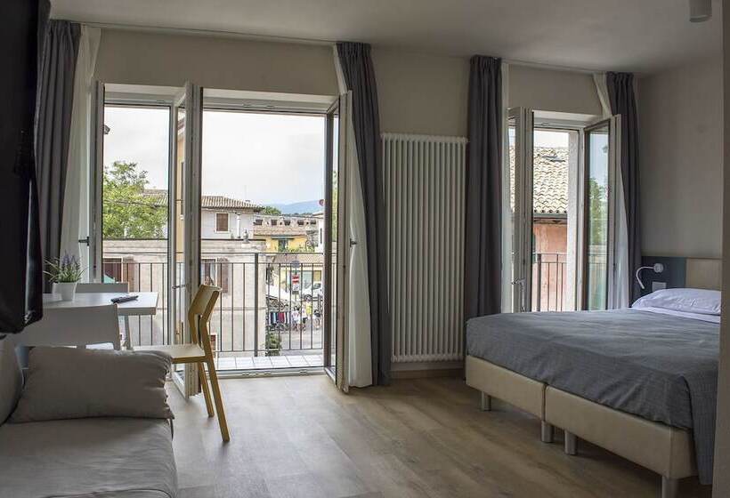 اتاق لوکس با بالکن, Casa Beccherie