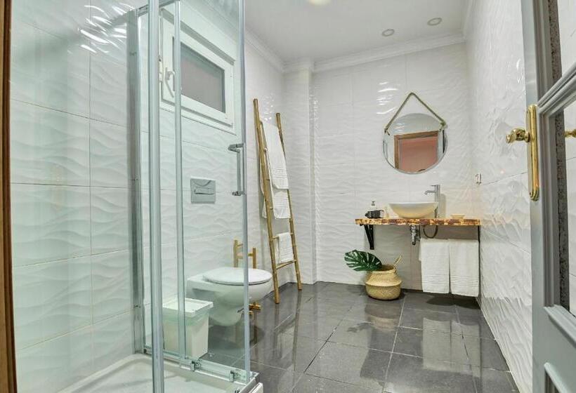 スタンダードルーム, Roomqueo Only Adults