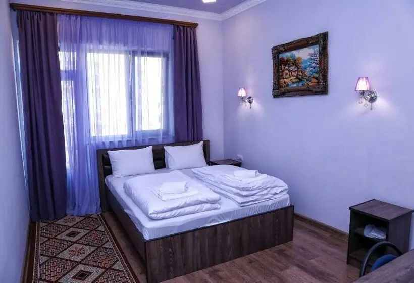 اتاق لوکس با بالکن, Sofya