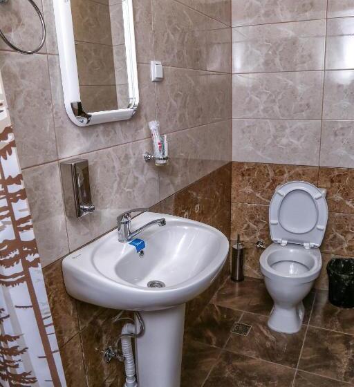 חדר קלאסי לשלושה, Sofya