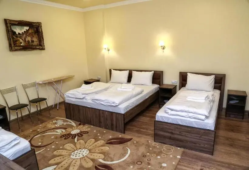 اتاق استاندارد چهارنفره با بالکن, Sofya