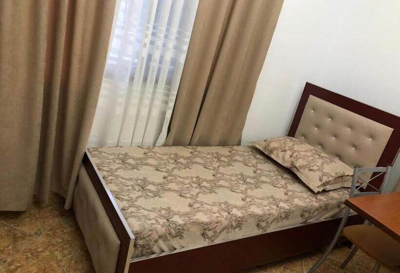 اتاق خانوادگی, Guest House Murati