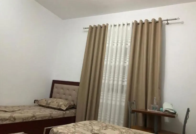اتاق خانوادگی, Guest House Murati