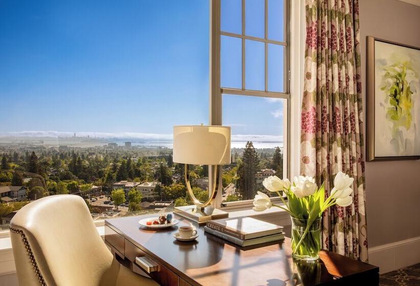 可观景的套房, Claremont Resort & Club